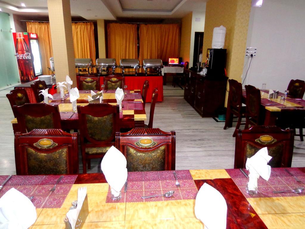 Hotel R K Palace Bodh Gaya Dış mekan fotoğraf